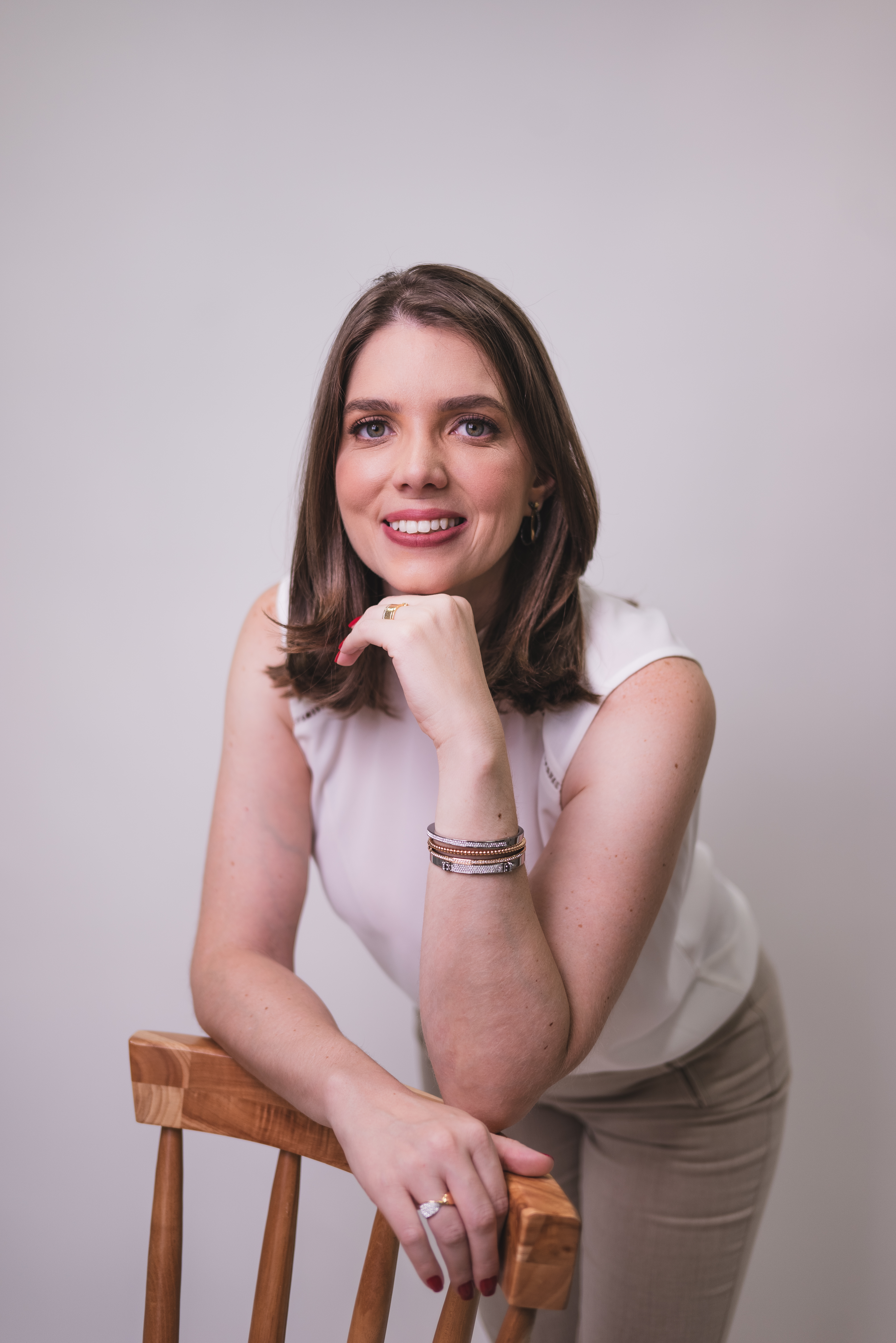 Lara d'Almeida — atendimento online